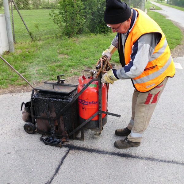 Seite 08, Bild 1, Fugenverguss